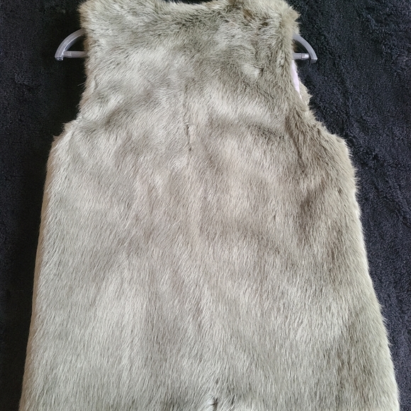 Zara girls faux fur vest - Picture 4 of 6